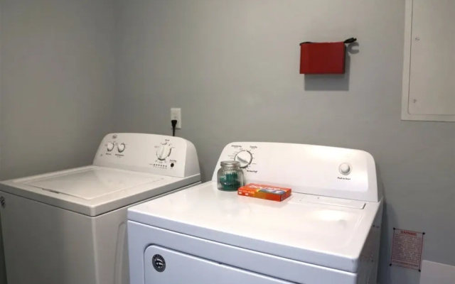 Smart-designed 2 Bed/2 Bath Home