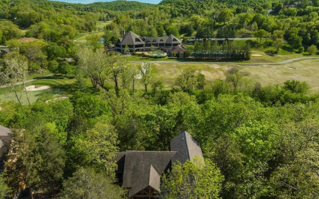 Whispering Woods Lodge - Sleeps 6 2 Bedroom Home by RedAwning