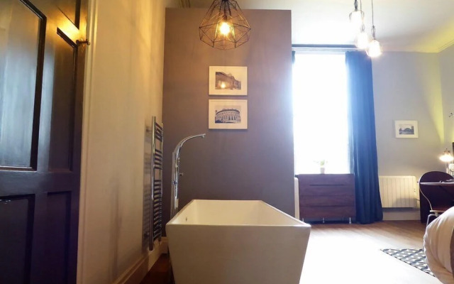 The Broderick at Claremont Apartments