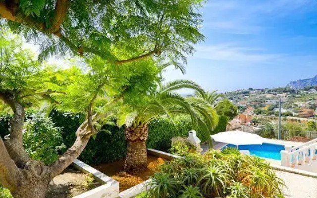 Apartment with views, pool in Benissa