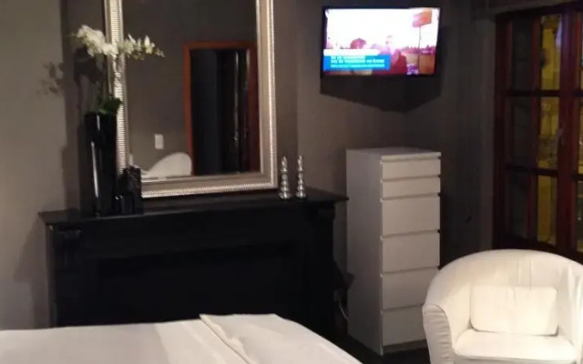 Dirk Suites