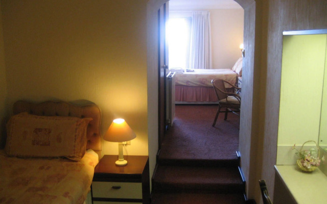 Priory Lodge Hotel