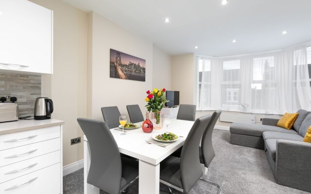 KVM - Kensington Apartment