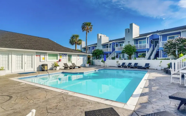 Balcony & Community Pool Deck: Condo in Galveston
