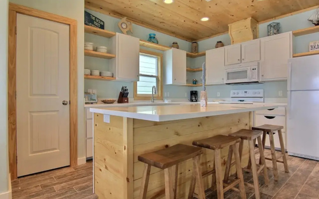 Seahorse Shanty OV32