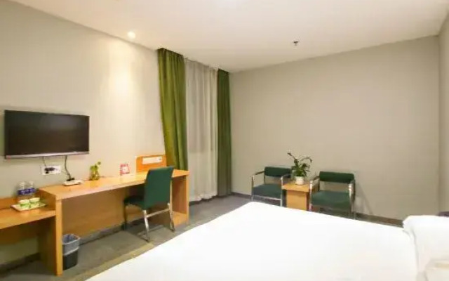 Motel 168 (Fuyang Funan Dicheng North Road)