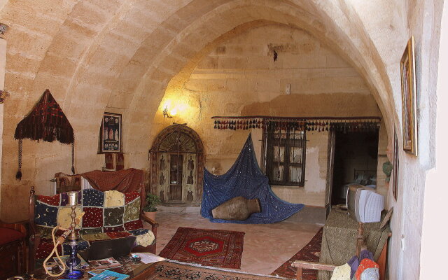 Oriental Cave Suites