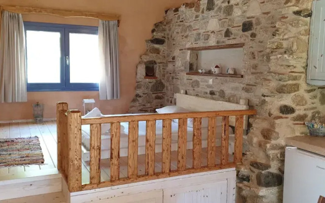 Chaihoutes stone House into Olive farm in Zia