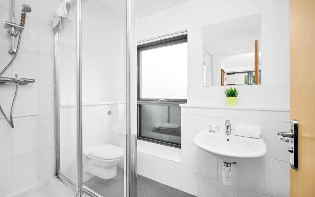 Modern Townhouse Close to Birmingham City Centre