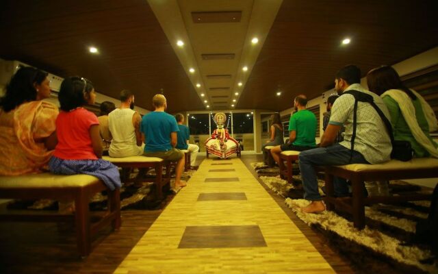 Best Kerala Houseboat
