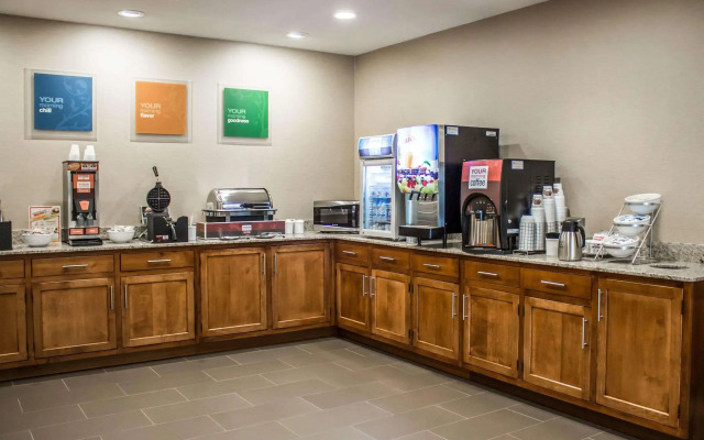 Comfort Suites Hartville - North Canton