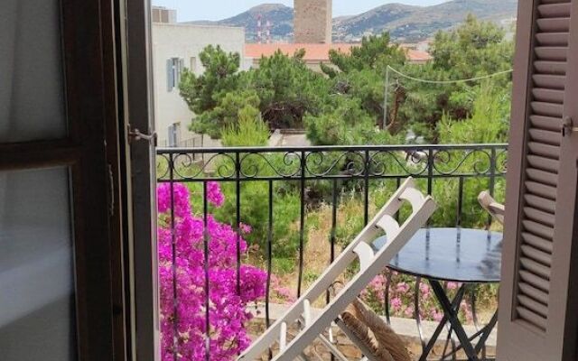 Axilleion Guest House
