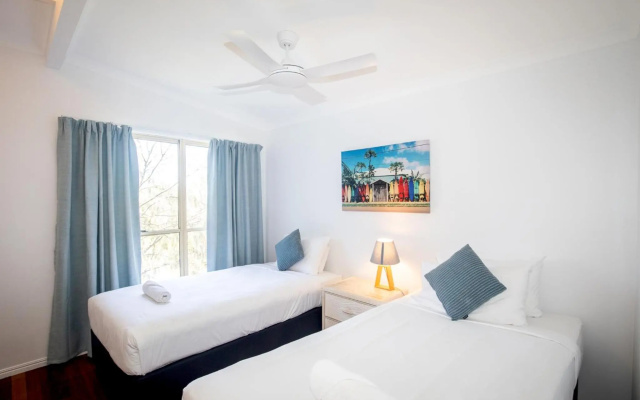 The Blue House - 100M TO BEACH, PET FRIENDLY, BIG HOUSE, SLEEPS 8 – Guest Rooms – Point Lookout