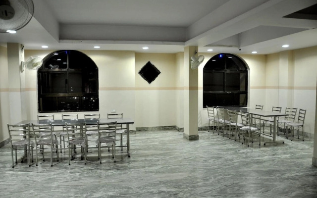 Hotel Kirti Plaza