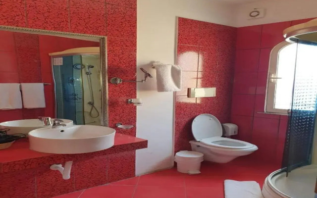 Theranda Hotel