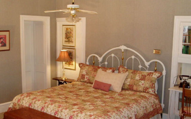 Green Gate Village Historic Inn