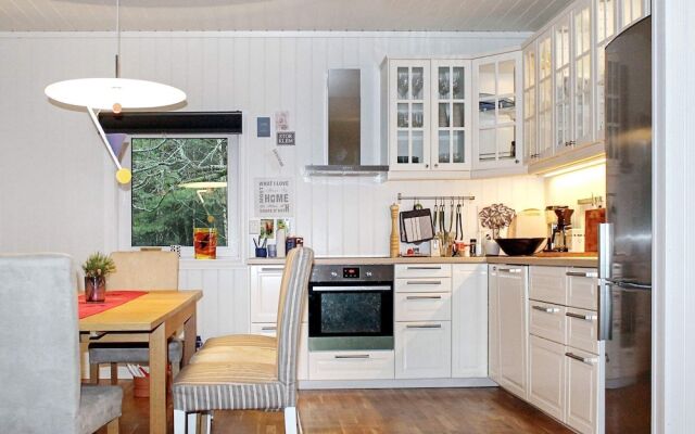 16 Person Holiday Home in Færvik
