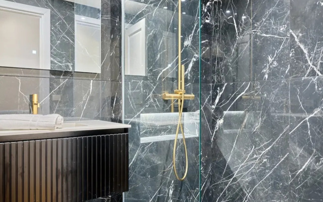 Luxurious Matignon/saint Honore Apartment