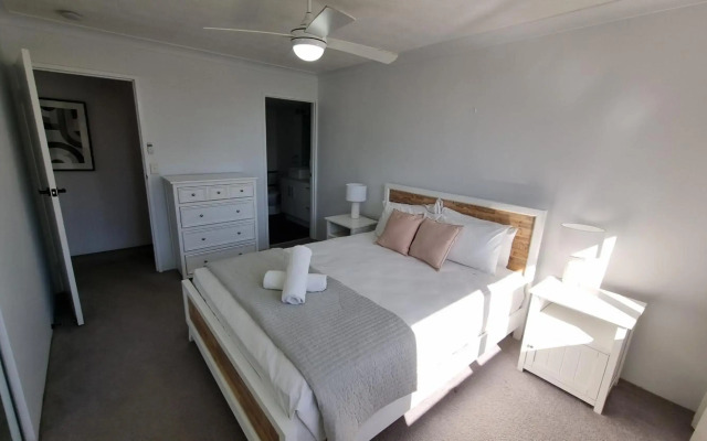 Breakers North Absolute Beachfront Apartments