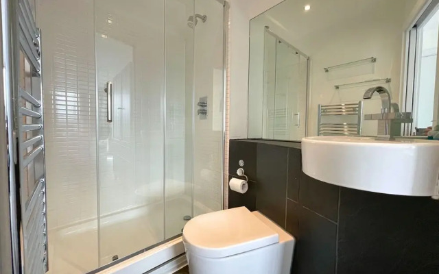 Penthouse Apartment with Parking