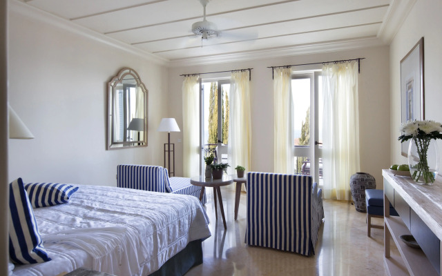 Anassa Hotel