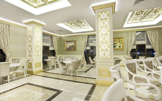 Ayan Palace Hotel