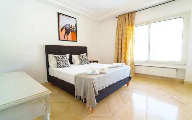 La Marina Secure Seaside With Pool