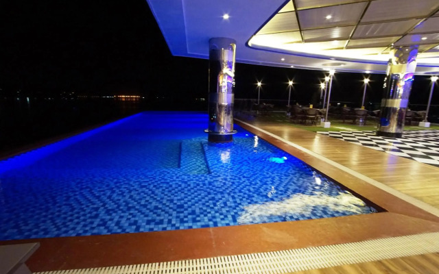 Central Park Reef Resort