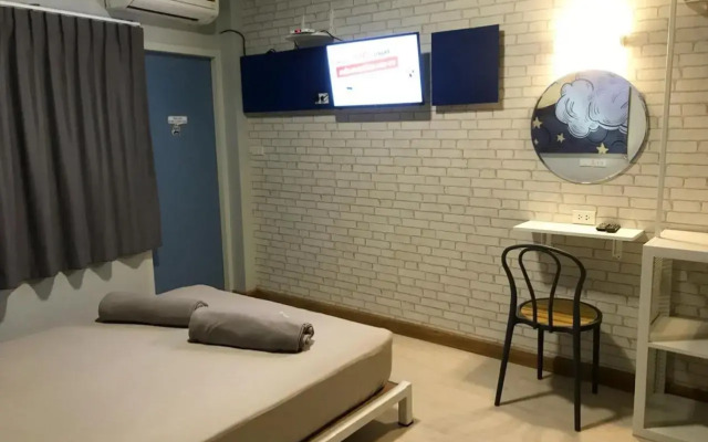 The Moon Hostel Hua Hin