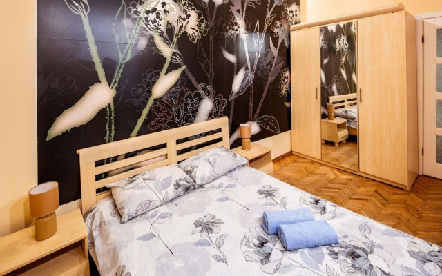 Two bedrooms at the center on Kulisha