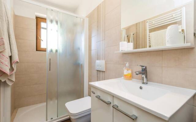 Awesome Home in Barbat with Hot Tub, WiFi, 4 Bedrooms