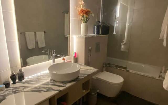 Gorgeous 2 Br in Paramount