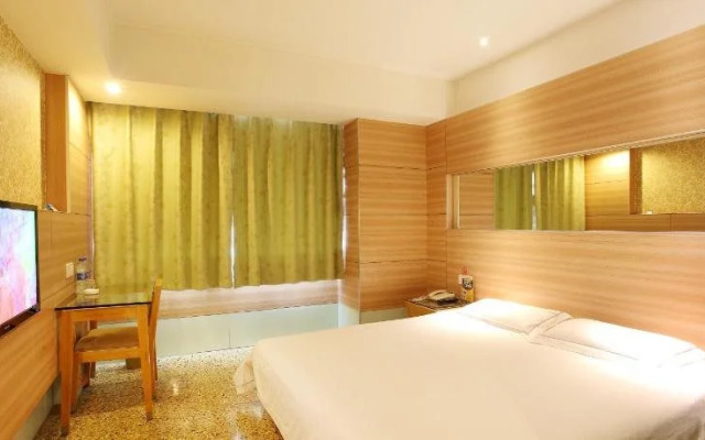 Yunqi Hotel