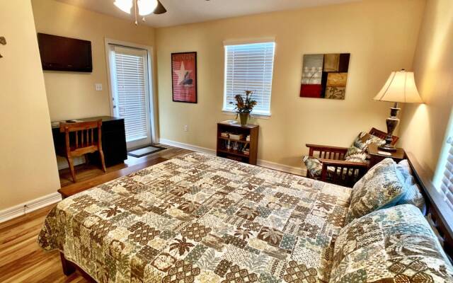 Mi Casa Del Mar 2 Bedroom Home by RedAwning