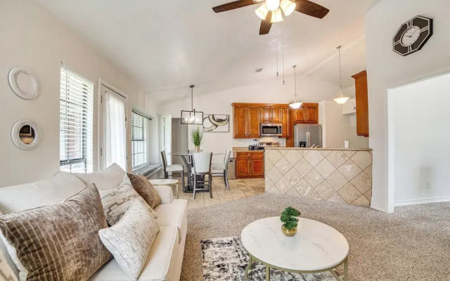 Fenced-in Yard: Home < 1 Mi to Lake Ray Hubbard!