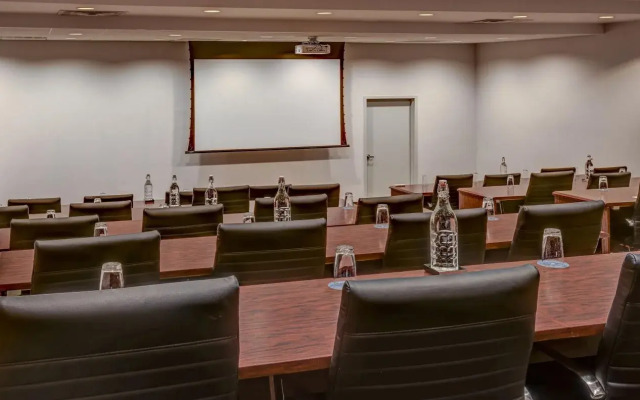 Sheraton Eatontown Hotel