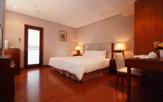 Aroma Hotel