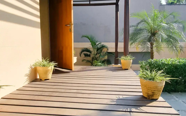 CRS Inn - A Premium Homestay ( near Cyber Hub)