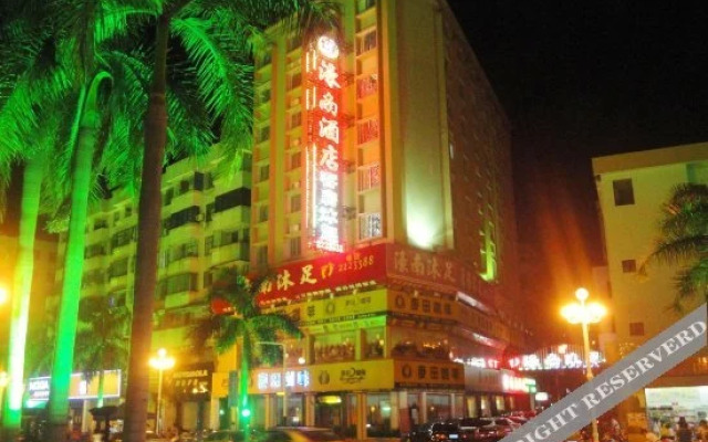 Guangfei Movie Theme Hotel (Yangjiang Baili Square Mojiang Road)