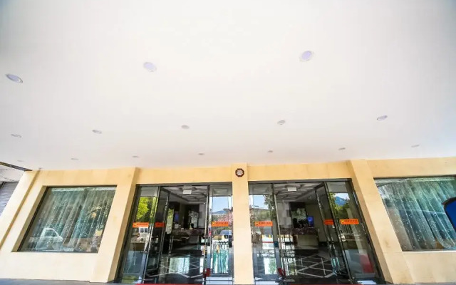 Durian Candy Hotel (Zhuji Diankou Town Passenger Station)