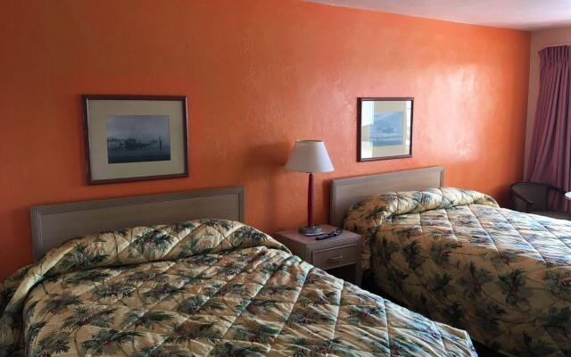 Fountain Inn & Suites