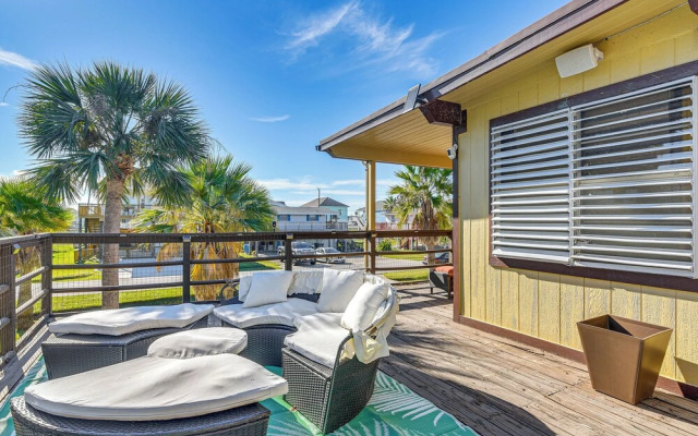 Private Pool, Deck & Patio: Galveston Oasis!