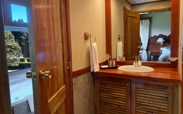 Charming Luxury Lodge & Private Spa