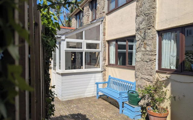 The Old Barn Near St Ives - Rustic Charm & Space