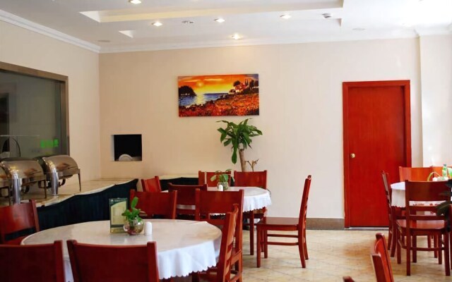 GreenTree Inn Chengdu Kuanzhai Alley RenMin Park Hotel