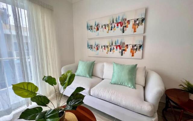 Amazing apartment in thecity 30mins from the beach