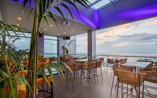 Radisson Blu Hotel, Larnaca