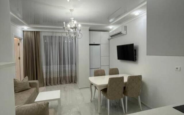 Lovely 1-bedroom apartment with pool.