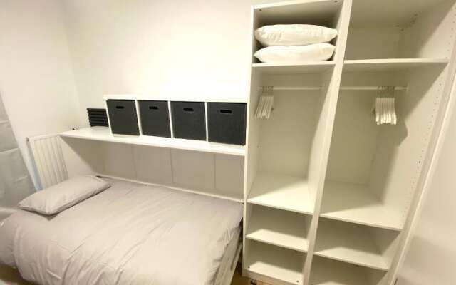 2 Bedrooms Flat in Center with Parking