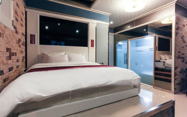 Jeju Aewol Show Drive in Unmanned Hotel